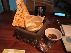 餐前龙虾片-上海柏悦酒店·世纪100牛排馆