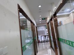 -苗医生专业祛痘·皮肤管理