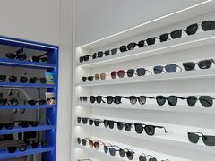 -美式眼镜·授权蔡司.依视路.尼康.豪雅.明月(南翔印象城店)