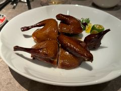 凤凰单丛烟熏妙龄乳鸽-广州文华东方酒店·江-由辉师傅主理