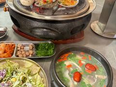 -围炉肉舍丹东海鲜烤肉·烤活鳗(步行街店)