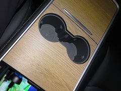 -TESLA 特斯拉(上海太古汇体验店)