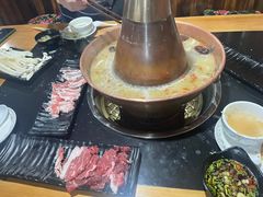 -果松木炭酸菜铜火锅·外婆参鸡汤