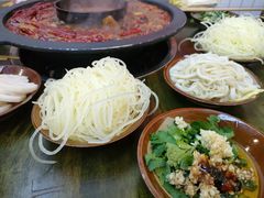 -黄潇洒老火锅(九眼桥宏济巷店)