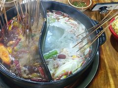-灌县老妈砂锅串串香(万科红生活广场店)