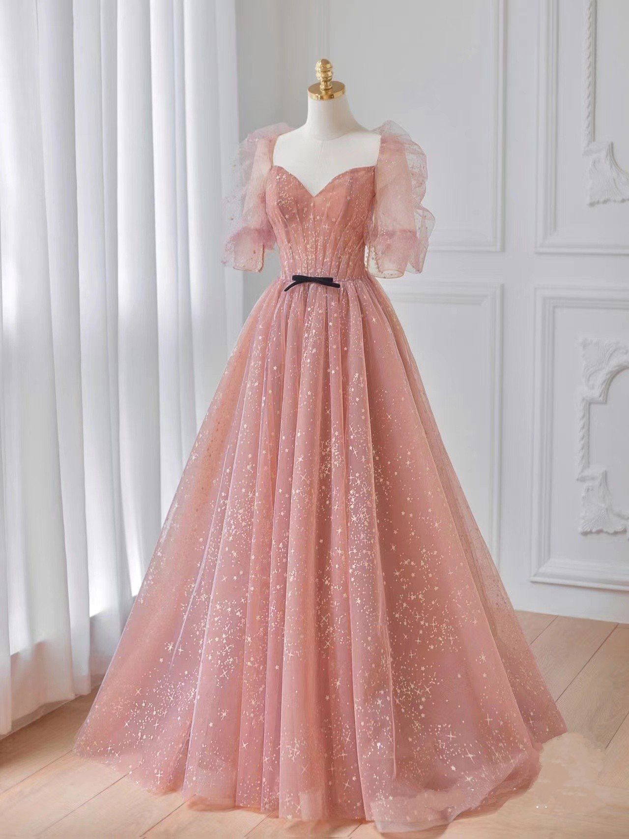 粉色礼服蓬蓬裙