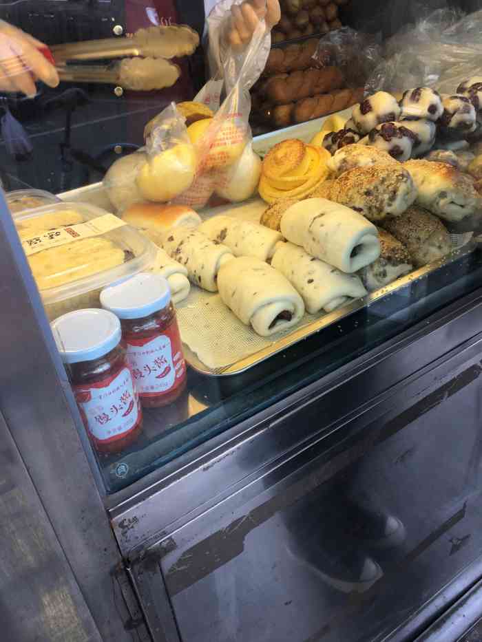 宫门口馒头(劲松地铁站店)-"春节期间路过门店,结果店铺没有营业.