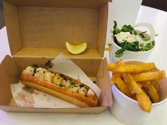 -Pinchy's Lobster & Champagne Bar