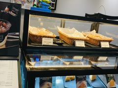 面包甜点陈列柜-NokNok Coffee(宽窄巷子店)