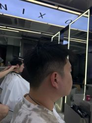 -藤野造型烫发染发