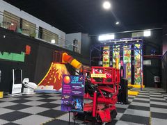 -嘿哟动霸CHUA·新潮玩运动娱乐中心·蹦床滑冰团建乐园