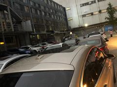 场地-沃尔玛上海田林店-地面停车场