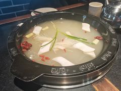 -周周有辣火锅馆(玖耀里店)