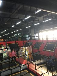 -零重力蹦床空间·滑梯·海洋球·团建(奥特莱斯店)