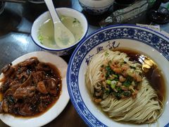 开洋葱油拌面-裕兴记•蟹黄面馆(人民广场店)
