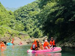 -安吉龙王山峡谷漂流