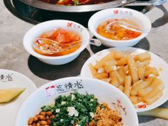 -忘情水鱼头·鲜鱼火锅(滨江中路店)