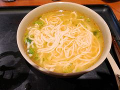 -亮亮面馆(经六路店)