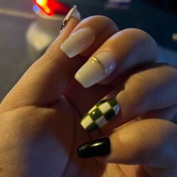 -UGIRL有个美甲