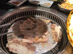 烤厚切黑香猪五花肉-烤路里·韩国品质自助烤肉(石路天虹4号店)