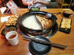 牛油鸳鸯锅底-串门邻居串串火锅(云南南路店)