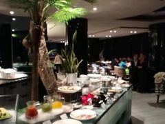 自助取餐区-唐拉雅秀酒店-西锦汇空中BBQ·思创餐厅
