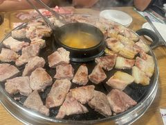 -江南猪肉商会无限续吃(弘大店)