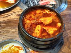 -明洞阿姨·韩式酱蟹烤肉·创意料理(三元桥店)