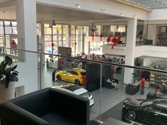 -上海星瀚奔驰4S店(红柳路店)