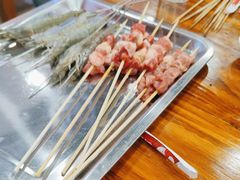 -哈尔滨小酒馆·鲜肉现穿自助烧烤(康新花园店)