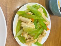 -伊京轩兰州牛肉面(闹市口店)