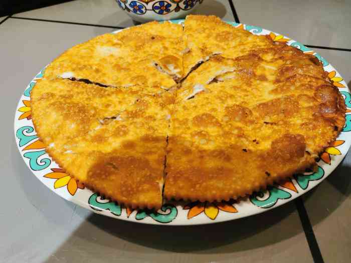 奔跑的肉饼子特色餐饮-"到精河县出差,找家晚饭吃,看到这家大众点.
