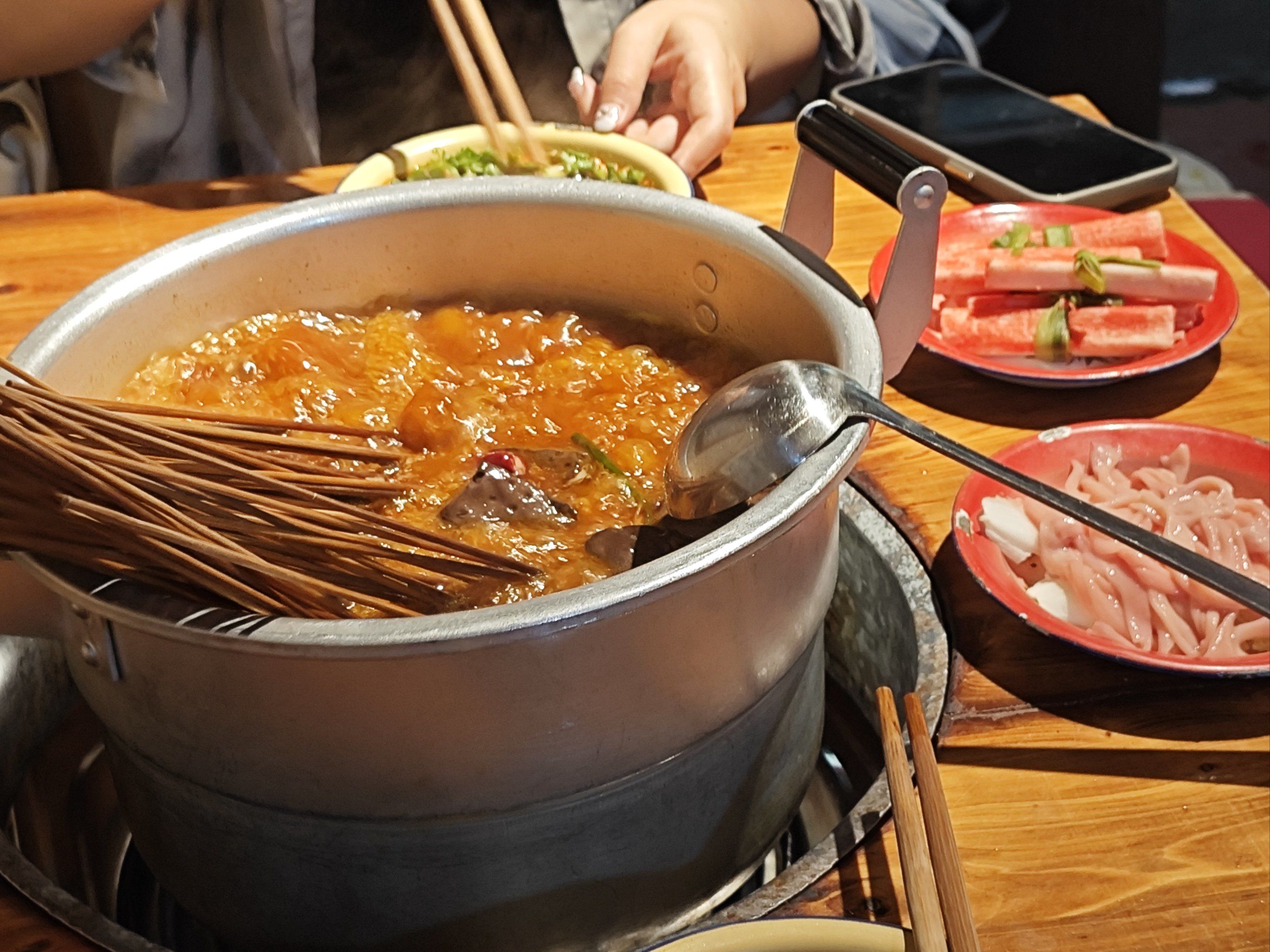 锑锅串串 秘制蘸料 白糖zha番茄 简直