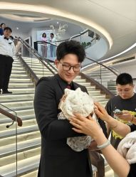 点击看大图 -Doris一站式游轮婚礼船东直营店(外滩店)