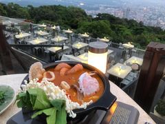 -草山夜未眠景观餐厅