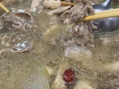 炭炉果鸡煲-威邵鸡煲(西华路总店)