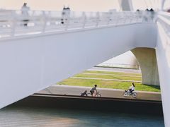 -南京眼步行桥