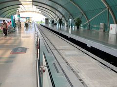 -龙阳路磁悬浮列车总站-停车场