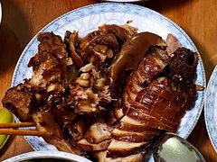 香酱热肘子-傅记酱肉