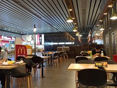 大堂-麦当劳(郑州东高铁站店)