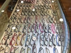 -三叶眼镜城批发市场(上海火车站店)