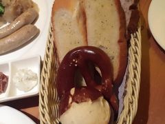-LENBACH兰巴赫西餐啤酒坊(大连星海广场店)