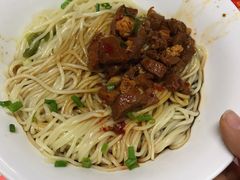 招牌辣肉干拌面-辣肉面大王(天平路店)