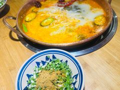 -洱火云南酸菜牛肉火锅(石景山当代商城店)