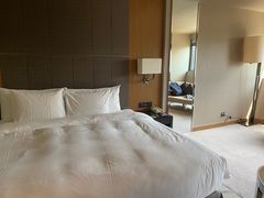 -上海滴水湖皇冠假日酒店