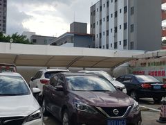 -新阳丽舍花园小区-内部地面停车场