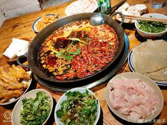 -四小区火锅·巷子里的重庆火锅(花照壁店)