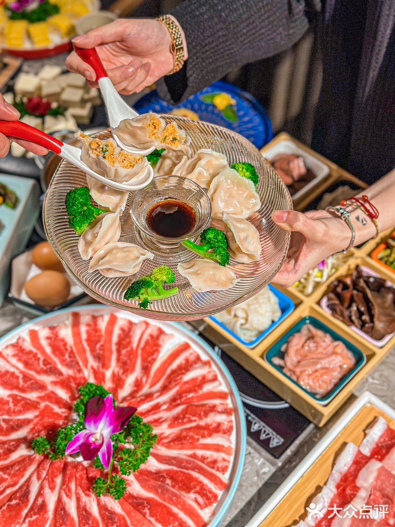 沈阳奉天巷老上海城堡古风火锅店过周末