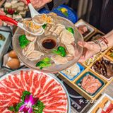 沈阳奉天巷老上海城堡古风火锅店过周末