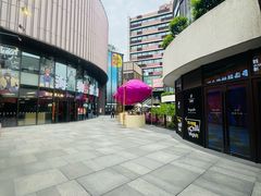 -瑞虹新天地月亮湾